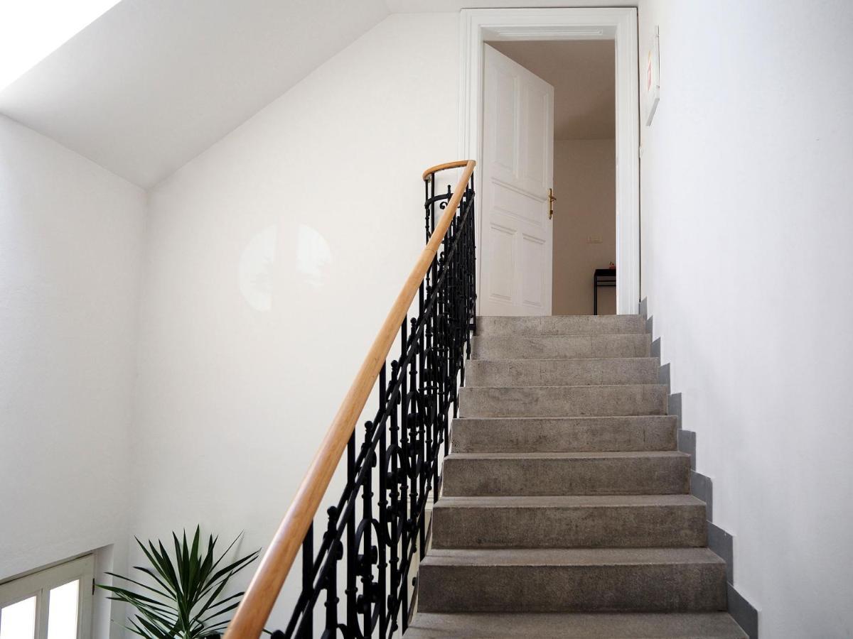 Vynimocny Apartman V Staromestskej Vile S Vyhladom Na Hrad Bratislava Extérieur photo